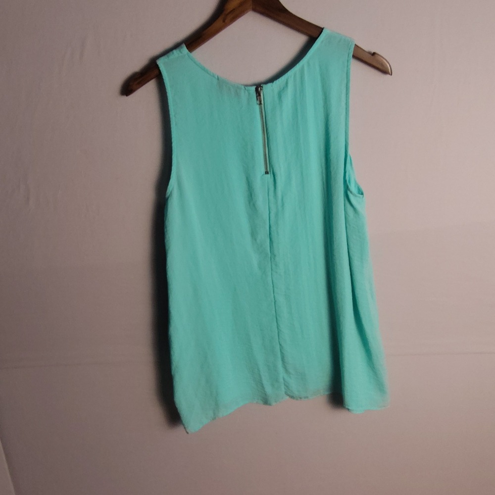 a.n.a A New Approach Mint Green Tiered Sleeveless Tank Top Blouse Back Zip Large - Picture 2 of 10